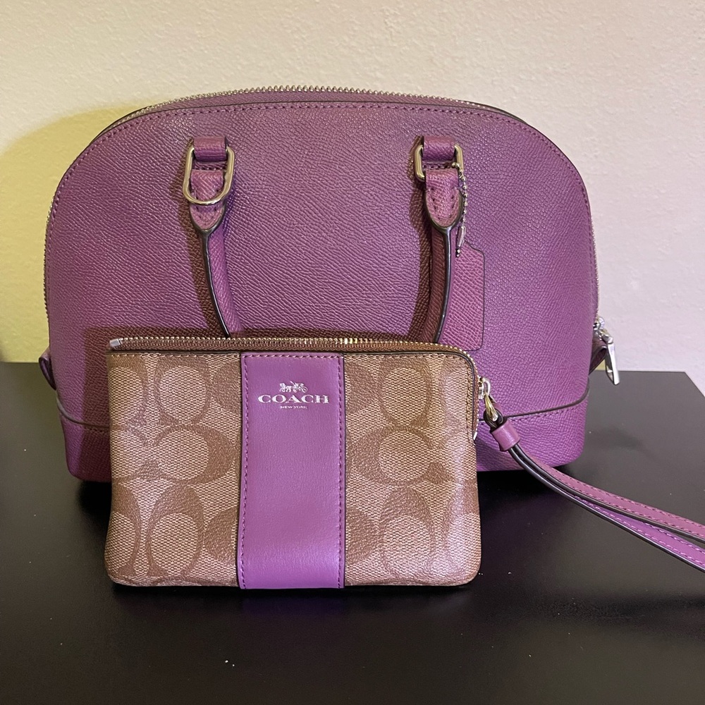 Coach Wallet - Picture 4 of 4